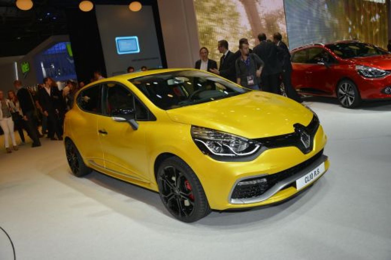 LIVE BLOG: A inceput Campionatul Mondial al masinilor! Cea mai tare aparitie! Peugeot a lansat OFICIAL conceptul Onyx! Toate lansarile de la Paris:_85