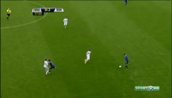 Dan Petrescu i-a TERMINAT PSIHOLOGIC! Vedeta lui TSKA si-a lovit BRUTAL adversarul la 2-0 pentru Dynamo Moscova! VIDEO CRIMINAL