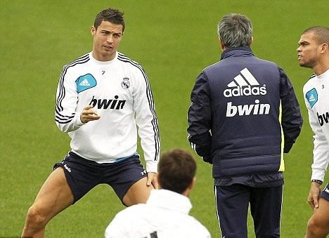 Mourinho i-a aratat tactica, Ronaldo noul contract: Pune si tu semnatura aici! Ce salariu FABULOS si-a trecut in acte: o sa castige o AVERE!