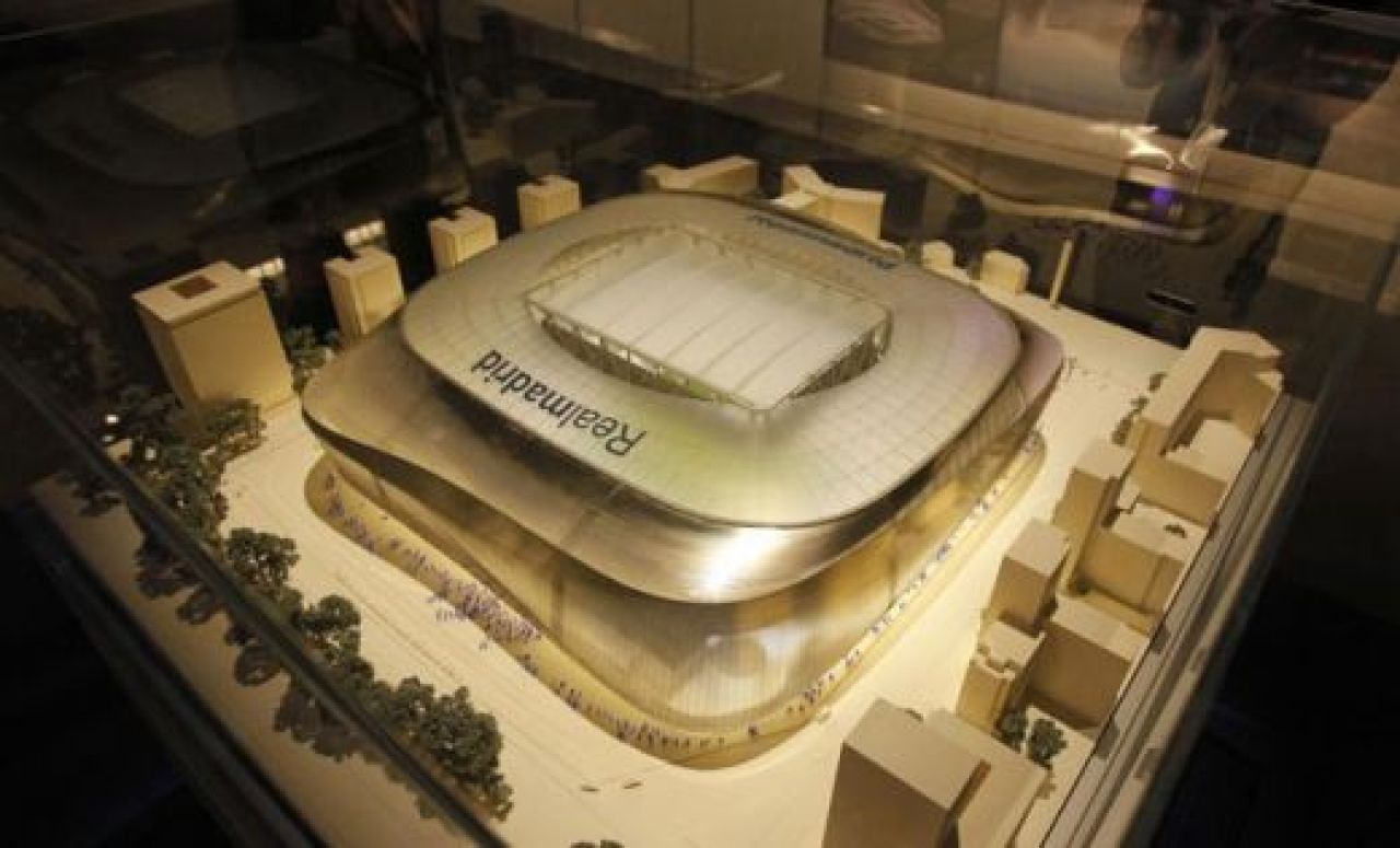 SUPER VIDEO: Real isi face un MEGA STADION!