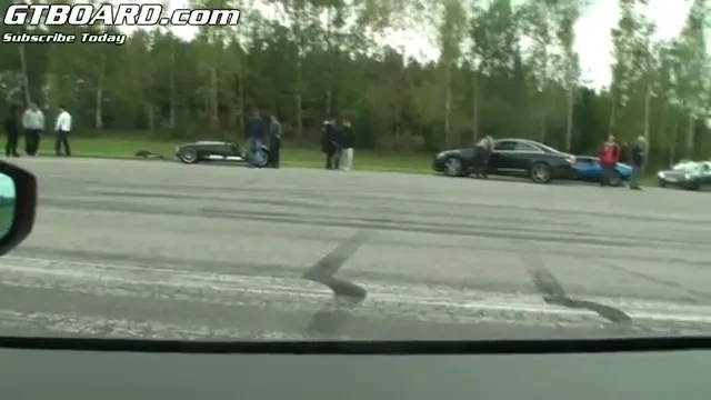 VIDEO Cursa cu final NEASTEPTAT! Ferrari 458 Italia vs BMW din 1980! Cine castiga?