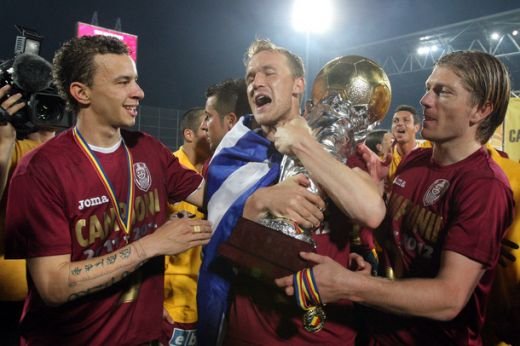 LIVE BLOG Stelisti versus restul lumii | Momentul care l-a scos din minti pe Reghe! Un stelist a jucat accidentat pana la finalul meciului:_7