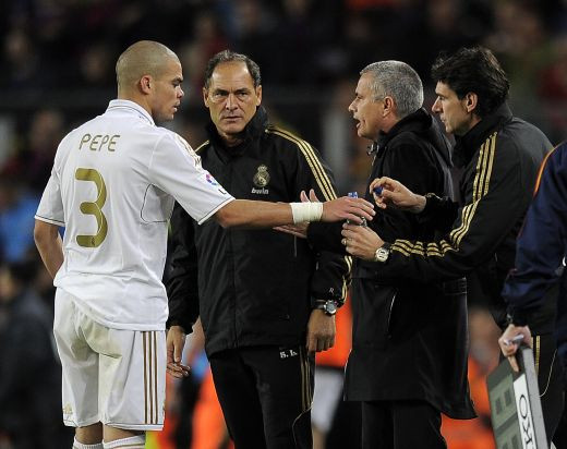 Mourinho o sa turbeze cand o sa vada asta! Un jucator a fost UMILIT in ultimul hal pe Facebook! Poza peste care Pepe nu va trece niciodata: