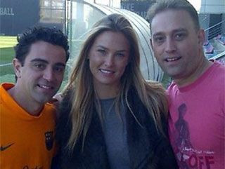 FEMEILE provoaca un scandal la Barcelona! Xavi si Fabregas, prinsi la mijloc! Atacul incredibil al iubitei lui Cesc: