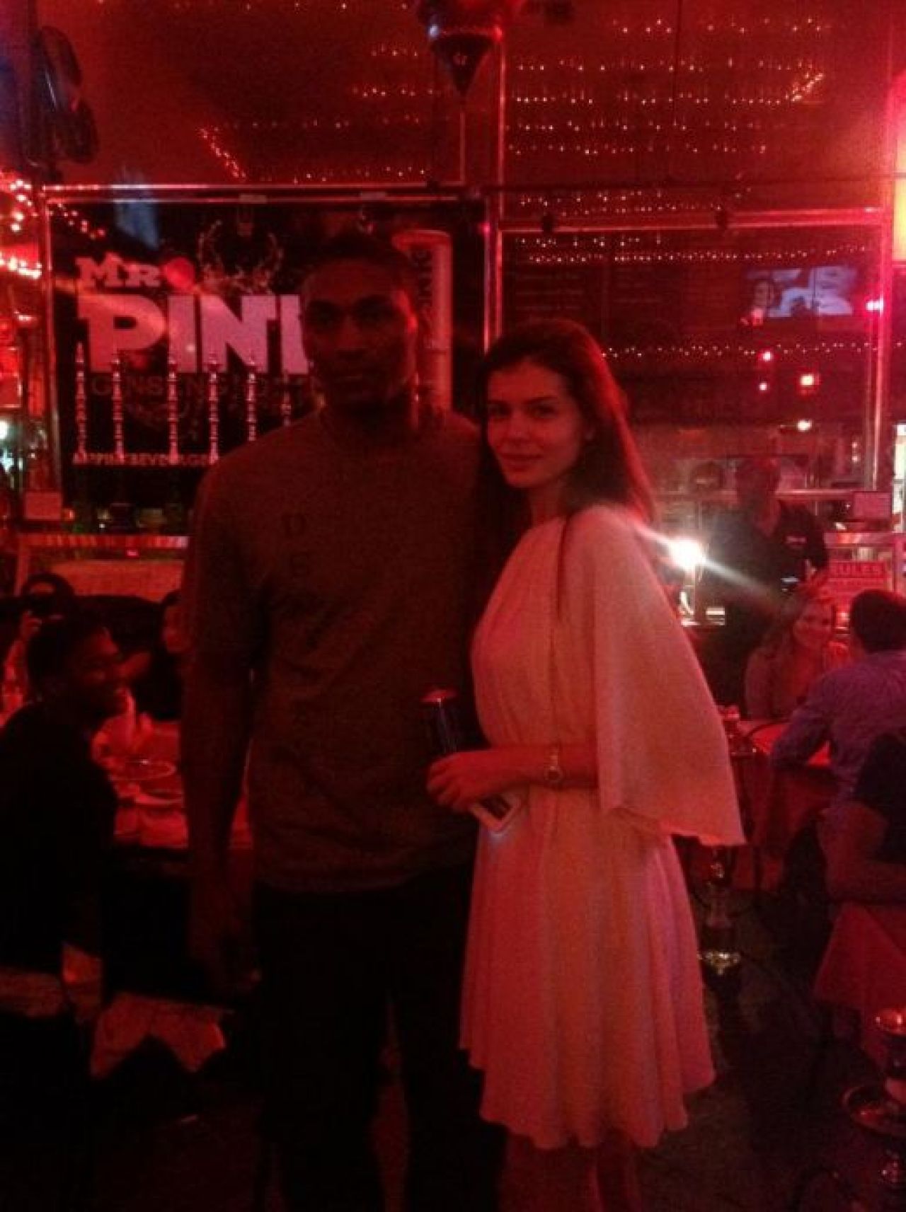 SUPER FOTO Monica Gabor a ajuns in vestiarul lui LA Lakers! L-a adus pe Botezatu in RAI!