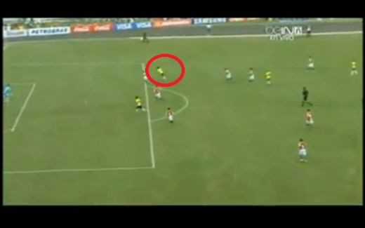 Falcao e IMPOSIBIL de marcat: Trei fundasi si portarul s-au balbait in jurul lui! Dubla de senzatie din meciul cu Paraguay! VIDEO