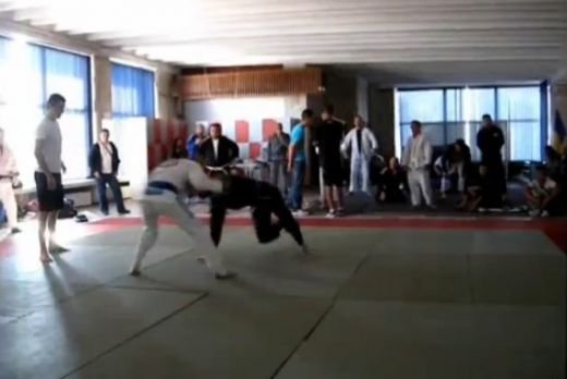 SUPER FAZA reusita de un luptator roman de brazilian jiu jitsu: N-ai cum sa anticipezi asa ceva! Reactia publicului din sala: VIDEO