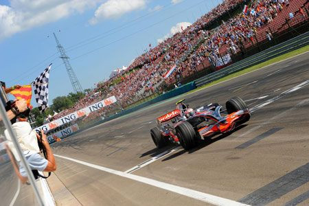 Milioanele de fani Ferrari sunt mahniti: Vettel a castigat MP al Coreei de Sud si e noul LIDER din Formula 1!