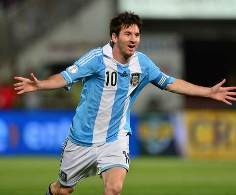 VIDEO Messi se bate cu Real Madrid si la nationala! Goluri SUPERBE in Chile 1-2 Argentina! E anul Messi din nou in fotbal!