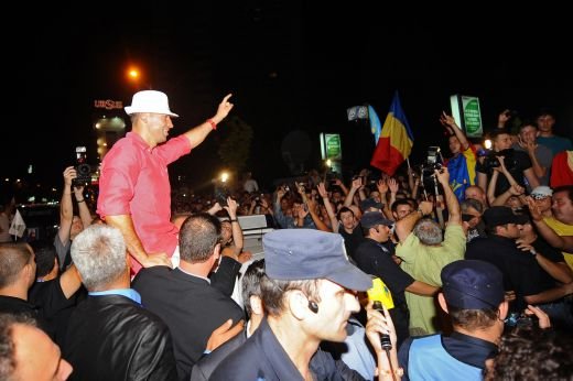 Un vis NATIONAL: 23 de milioane de inimi in ring, 55.000 de oameni pe un stadion! Romanul care si-a platit gloria cu sange si sudoare a implinit azi 34 de ani: