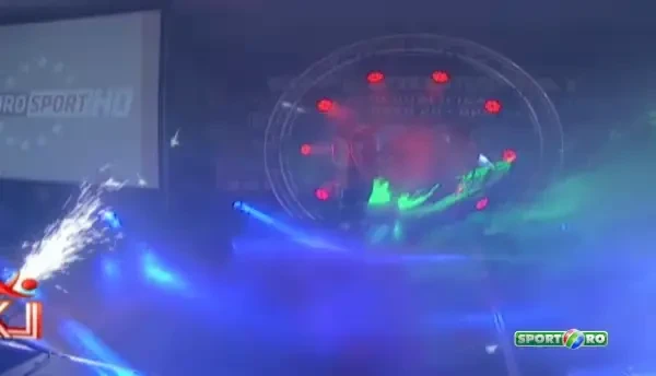 Pumnii lui Sandu Lungu erau sa-l scoata afara din ring pe Deutsch Pu u!