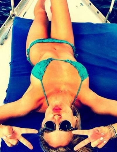 Pozele astea NU trebuia sa le vada nimeni! Vedetele mondiale care s-au facut de ras! Cum au cazut in penibil Rihanna, Lady Gaga si Kim Kardashian:_2