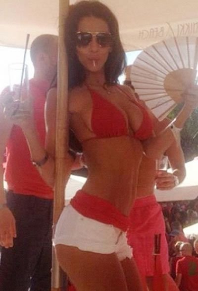 Pozele astea NU trebuia sa le vada nimeni! Vedetele mondiale care s-au facut de ras! Cum au cazut in penibil Rihanna, Lady Gaga si Kim Kardashian:_21