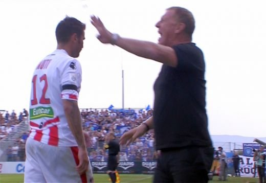 Corsicanii nu MISCA in fata lui Mutu! GESTUL care ii putea aduce EXCLUDEREA din echipa! Cum se scuza antrenorul pentru schimbare: