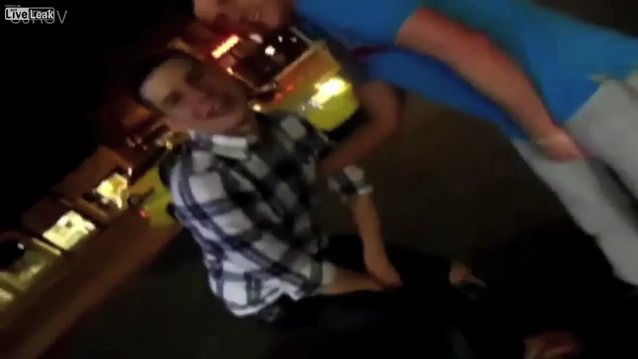 Guraliva si BEATA, a intrat intr-un magazin si s-a luat de toata lumea! A primit o LECTIE pe care n-o va uita! VIDEO