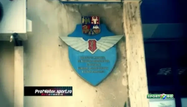 VIDEO Ea e prima femeie din Romania care a zburat cu un avion de lupta!