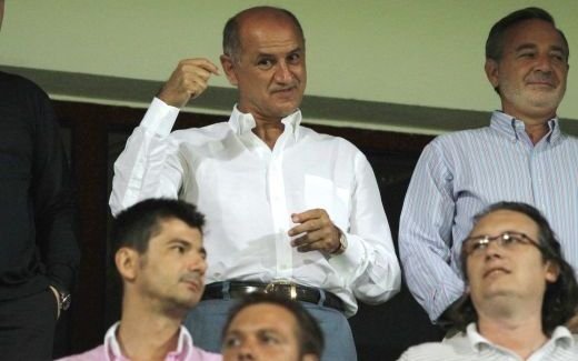 Rada nu rezista, el e un bun secund :) Primul nume de pe lista lui Copos! Cine are sanse sa ajunga in iarna pe banca Rapidului: