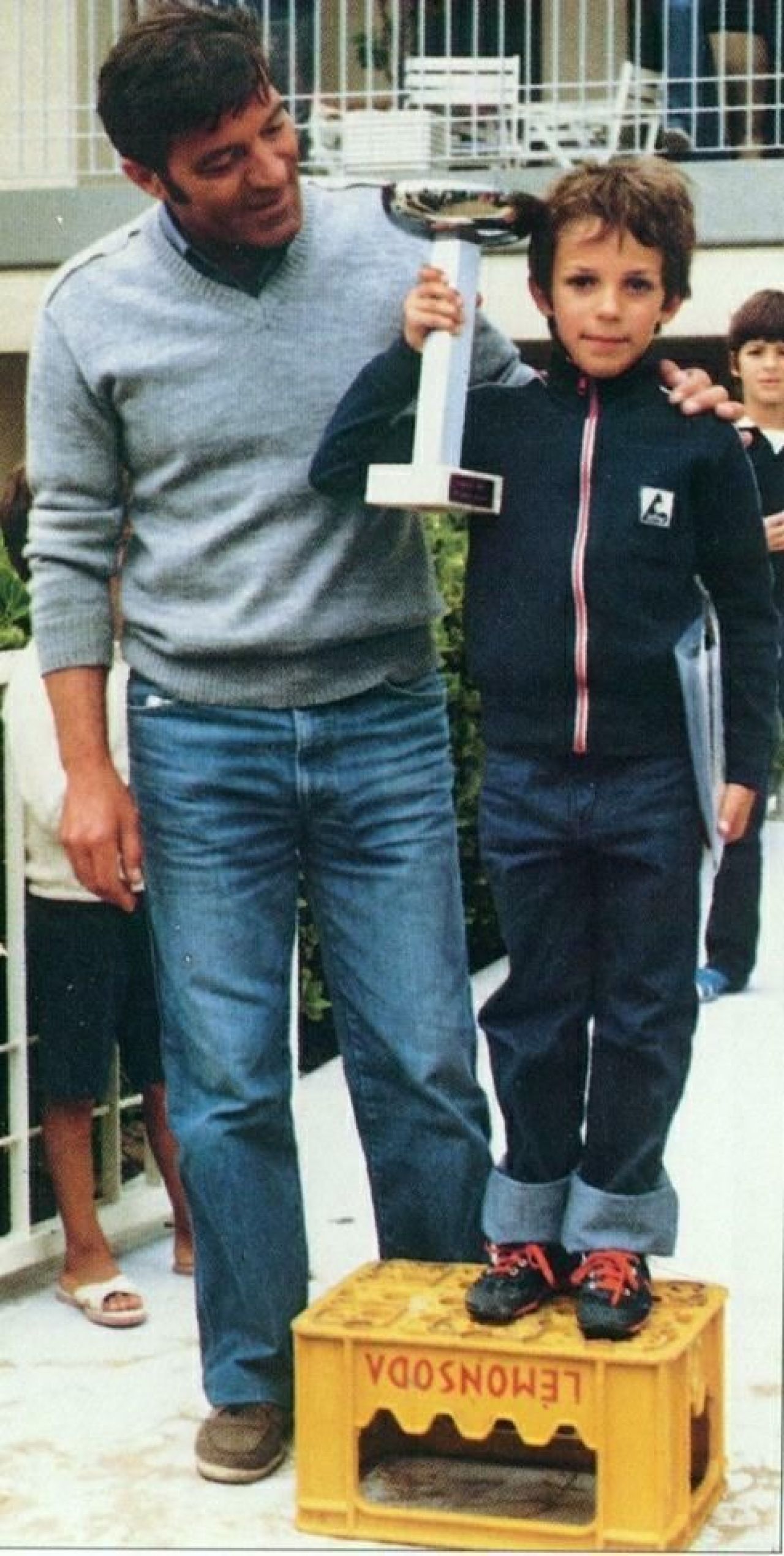 Imagineaza-ti cum ar fi sa joci un meci pe saptamana timp de 21 ani: Un fotbalist URIAS din Italia a reusit asta! Il recunosti din pozele astea?_6