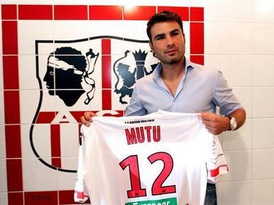 Mutu, UMILIT in ultimul hal de francezi dupa pariul pus cu Ibrahimovic: Cate goluri ziceti ca a dat Mutu? Articolul care il va scoate din minti pe Briliant : &nbsp;