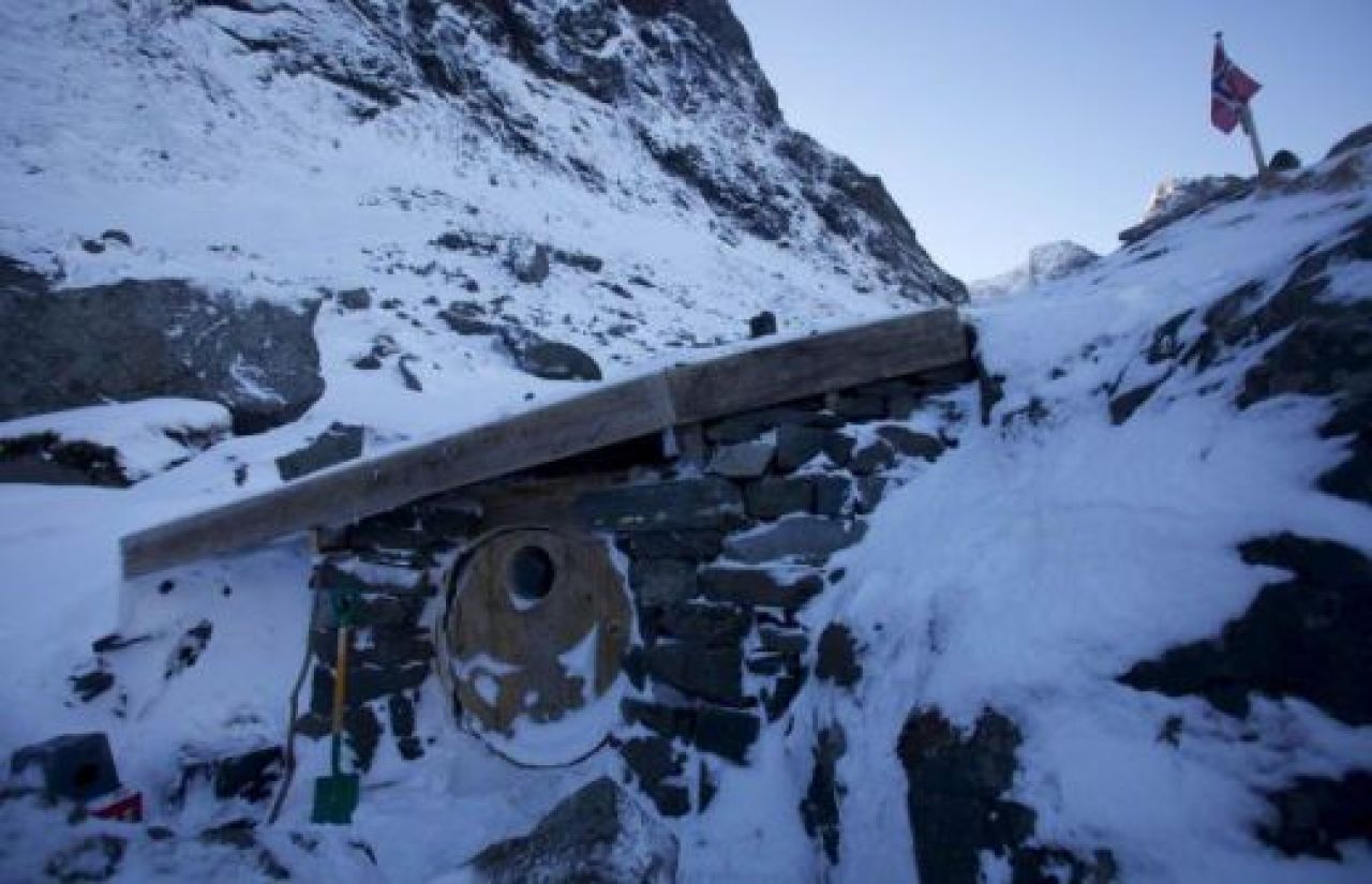 Bear Grills nu a avut curaj sa faca asta! Doi norvegieni au stat 9 luni la Polul Nord! Cum au supravietuit: FOTO_11