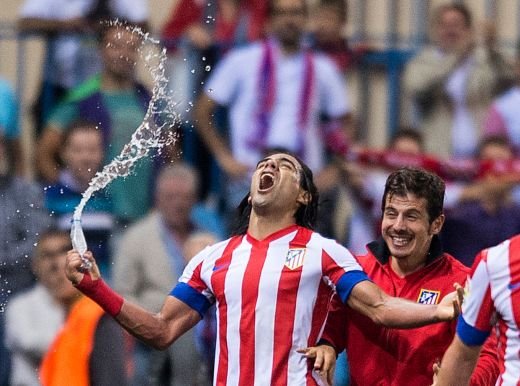 Lovitura SECOLULUI in fotbal! Cel mai bogat om din lume, aproape sa cumpere o echipa din Spania! Seicii si Abramovici tremura, Barca si Real se pregatesc de razboi: