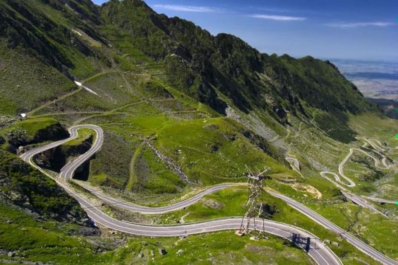 FOTO Transfagarasan si Transalpina nu sunt singurele! Vezi cele mai TARI drumuri din Romania! Locuri de VIS pentru soferi:_10
