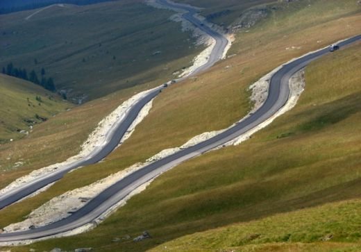 FOTO Transfagarasan si Transalpina nu sunt singurele! Vezi cele mai TARI drumuri din Romania! Locuri de VIS pentru soferi:_12