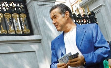 Steaua va castiga 3.000.000 de euro la fiecare meci! Gigi: Ma imbogatesc cu meciurile de acolo Recordul incasarilor:
