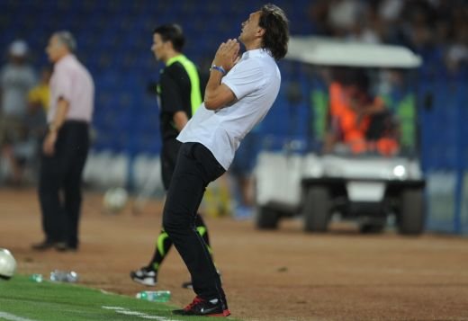 Aparitie SURPRIZA pe banca lui Dinamo la derby-ul de duminica! Bonetti, OUT dupa meciul din Cupa? Un fost antrenor al Stelei, pe lista oficialilor dinamovisti: