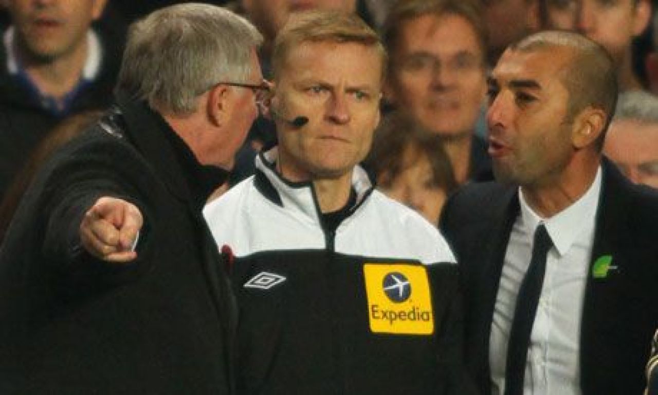 Meci de INFARCT pe Stamford Bridge: Chelsea 5-4 Manchester United! Doua BANNERE de senzatie afisate de fanii lui United: GIF si VIDEO_1