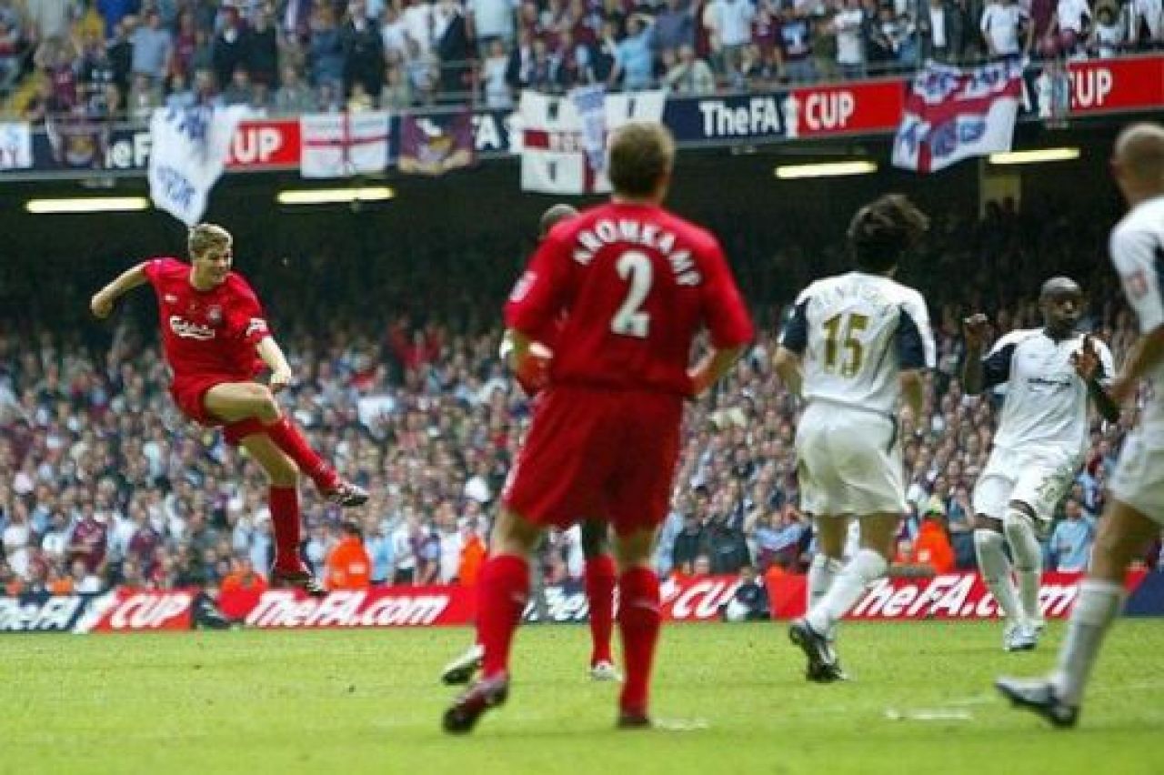 Una dintre ultimele LEGENDE ale fotbalului! Steven Gerrard intra astazi in istorie! Performanta fabuloasa a jucatorului RESPECTAT de o lume intreaga:_18