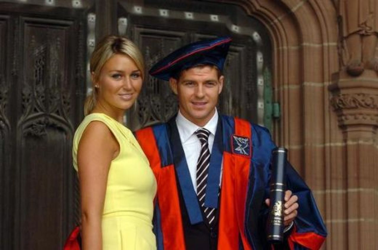 Una dintre ultimele LEGENDE ale fotbalului! Steven Gerrard intra astazi in istorie! Performanta fabuloasa a jucatorului RESPECTAT de o lume intreaga:_30