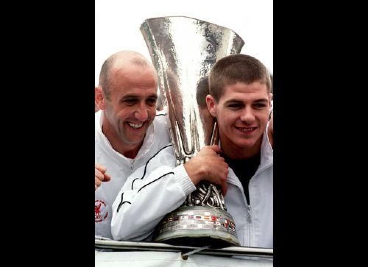 Una dintre ultimele LEGENDE ale fotbalului! Steven Gerrard intra astazi in istorie! Performanta fabuloasa a jucatorului RESPECTAT de o lume intreaga:_46