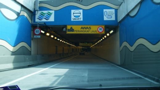 FOTO FOARTE TARE! Cele mai tari TUNELURI din lume! Drumuri EPICE pentru masina ta! Cand vedem asa ceva in Romania?_5