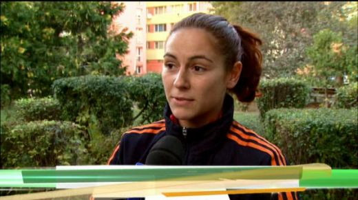 O domnisoara-arbitru a vazut stele verzi la un meci de la Peris! A fost batuta rau de un jucator! VIDEO