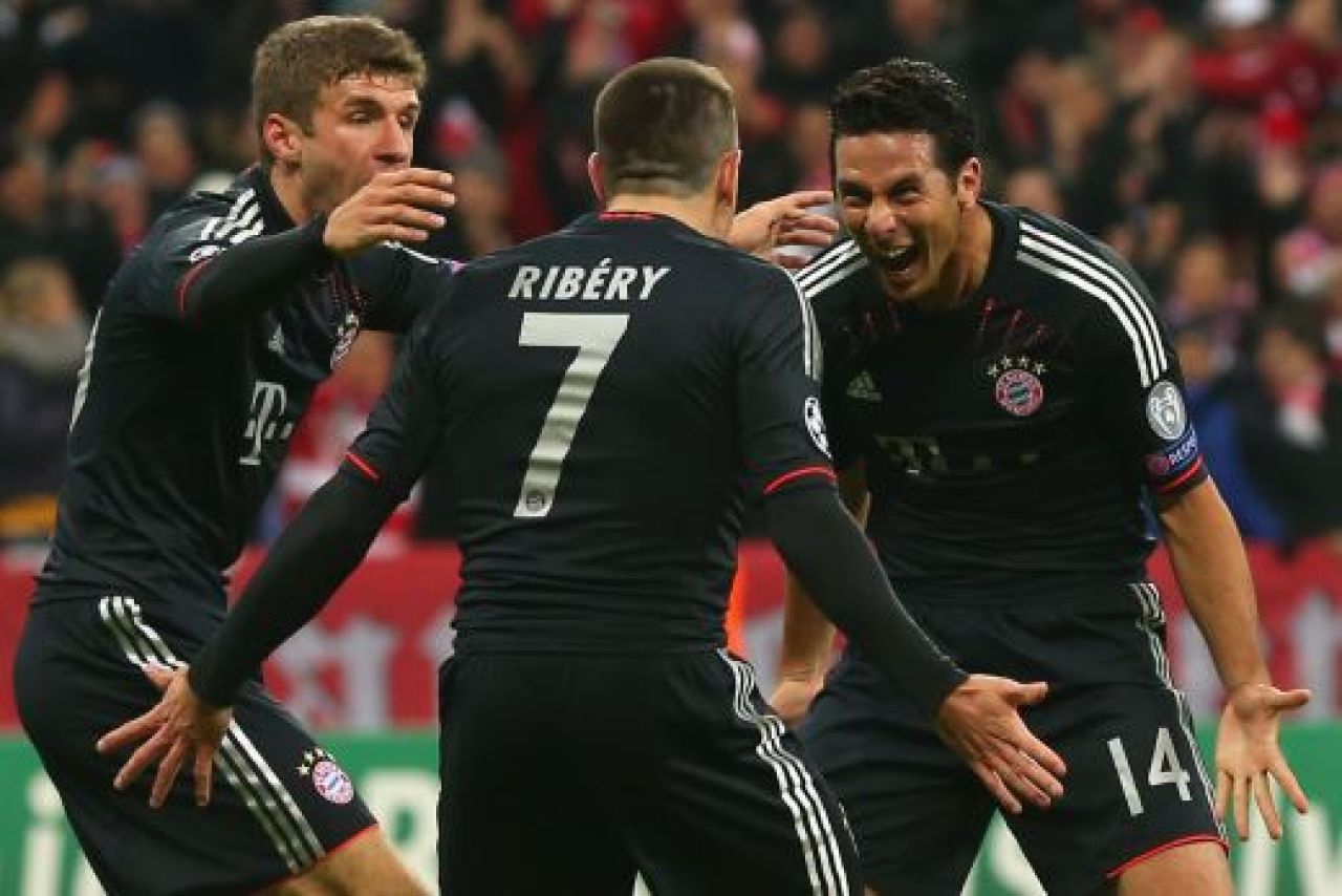 VIDEO Seara NEBUNA, NEBUNA de tot! Chelsea castiga cu Sahtior in min 90+4, Barca pierde in Scotia, Bayern face scorul sezonului de Liga! Braga - United a fost suspendat 12min!_7