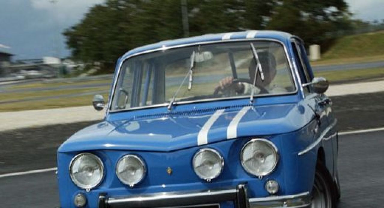 N-o sa-ti vina sa crezi! Dacia ASTA a participat in F1 si Le Mans! Renault o scoate acum de la NAFTALINA! Vezi cum arata! SUPER FOTO:_8