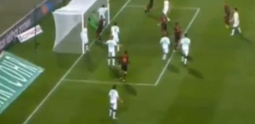 COLOSAL! Golul MINUNAT al CRETINULUI dat afara din Premier League! Lovitura INCREDIBILA care a uimit Europa! VIDEO SENZATIE