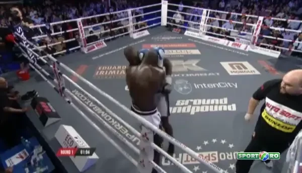 Accidentare HORROR la Local Kombat: "Asta a ramas FARA OCHI!" VIDEO HORROR Arbitrul a oprit meciul dupa ce a vazut asta!