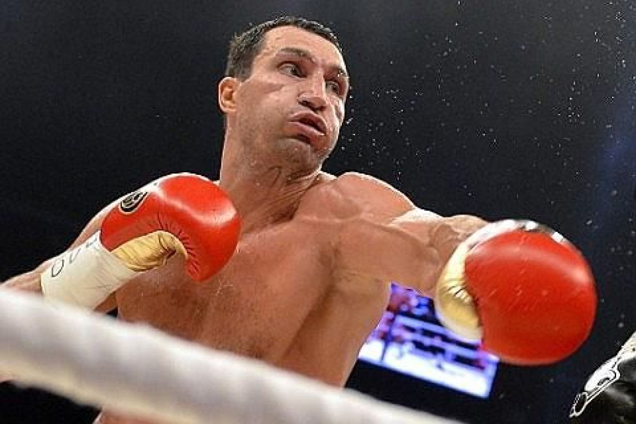 CE NEBUNIE! Wach era sa il termine pe Wladimir in runda a 5-a! Klitschko a stralucit sub ochii lui Stallone! VIDEO_1