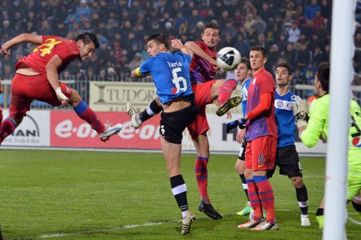 Stelistii se inchina dupa meciul cu Viitorul: Asa ceva chiar nu am mai vazut! Parca vad ca ne suna Ibrahimovici sa ne certe :) Reactia Stelei dupa neconvocarea lui Rusescu: