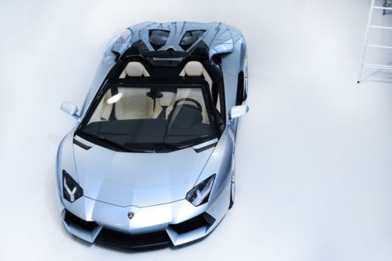 FOTO Esti pregatit sa SPARGI litoralul in 2013? Lamborghini Aventador e acum TOPLESS! S-a lansat decapotabila anului!_1