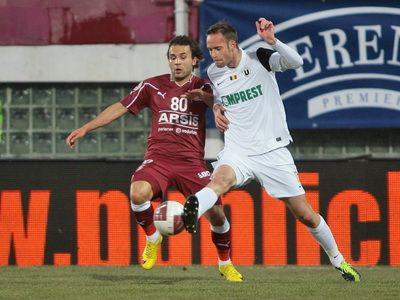 U Cluj 1-2 Rapid! Pancu si dos Santos, eliminati dupa un scandal MONSTRU! Rapidistii egaleaza Dinamo in clasament! Vezi toate fazele meciului:
