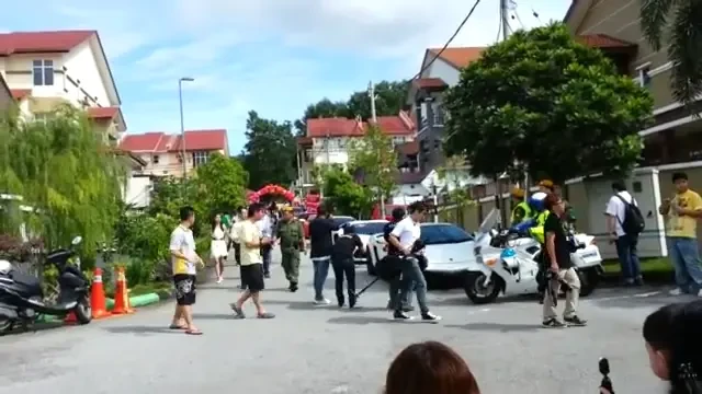 VIDEO Asa arata o nunta ca-n POVESTI! Cele mai TARI masini din lume la un singur loc! Nici pe Dorobanti nu vezi asa ceva :)