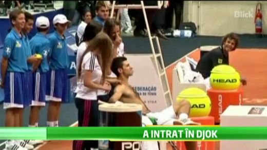Djokovic a facut senzatie si pe terenul de fotbal! A innebunit fetele si a dansat SAMBA! VIDEO