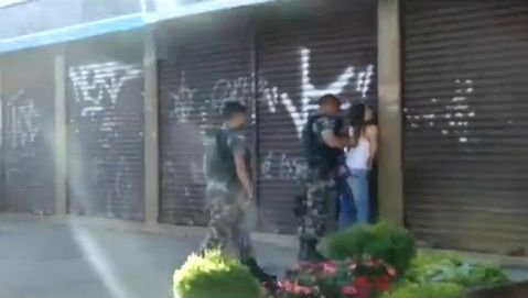 FILM INTERZIS&nbsp;in fata stadionului! O suportera de 18 ani BATUTA cu BESTIALITATE: Au vrut sa ma rupa, mi-au dat 5 pumni! VIDEO SOCANT in fotbal