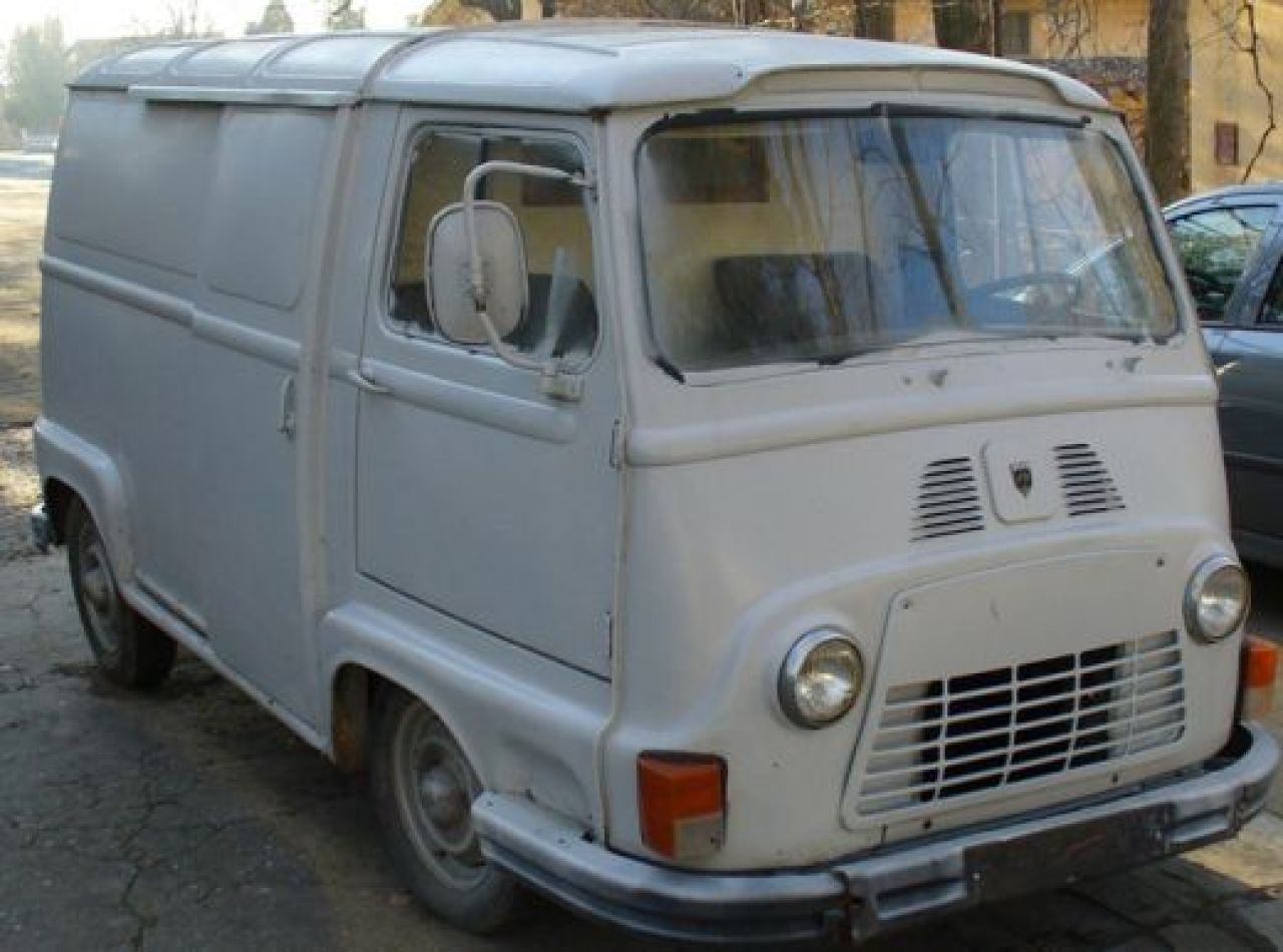 FOTO Asa putea sa arate Dacia inainte de Revolutie! Prototipuri BLOCATE de comunisti! Vezi aici cum aratau:_2