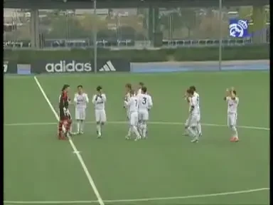 VIDEO Noul Zidane joaca la Real Madrid! Poarta numarul 10 si seamana LEIT cu tatal sau! Gol SENZATIONAL marcat la juniori: