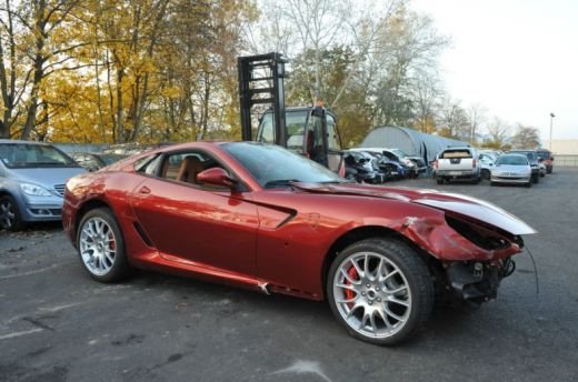 INCREDIBIL! Masina in care era sa-si PIARDA VIATA Cristiano Ronaldo a ajuns pe eBay! Suma uriasa care va fi platita pentru ramasitele Ferrari-ului:_2