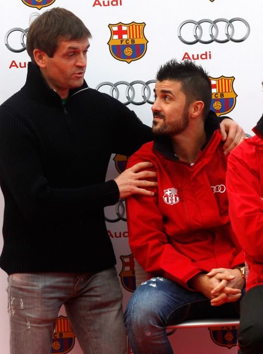 FOTO Messi si Iniesta au trecut pe TURBO DIESEL, Xavi si-a luat limuzina neagra! Jucatorii Barcei au primit masini noi! Ce conduc liderii din Primera:_2